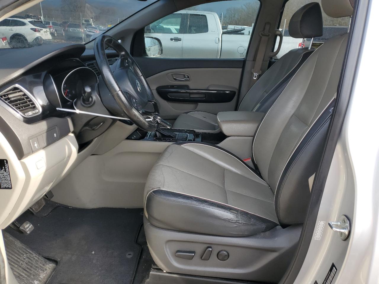 2015 Kia Sedona - Image 7