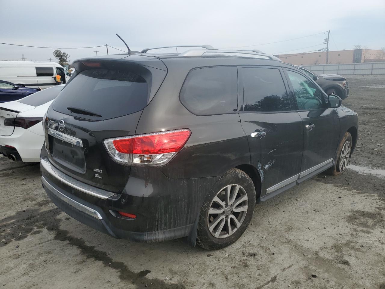2015 Nissan Pathfinder - Image 3