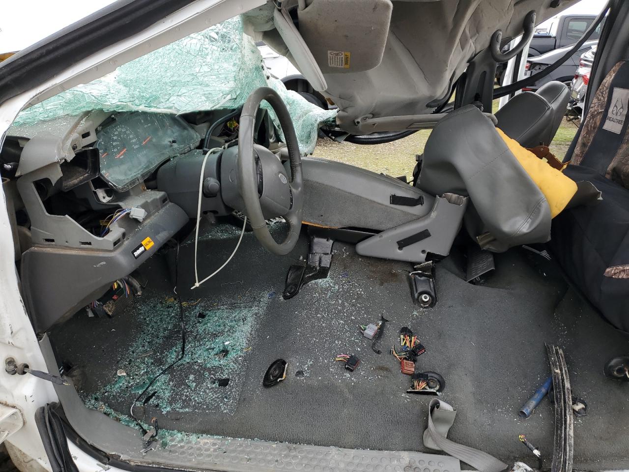 2002 Ford F250 - Image 7