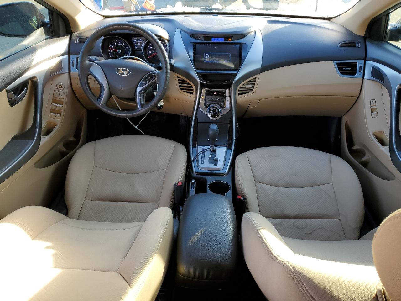 2013 Hyundai Elantra - Image 8