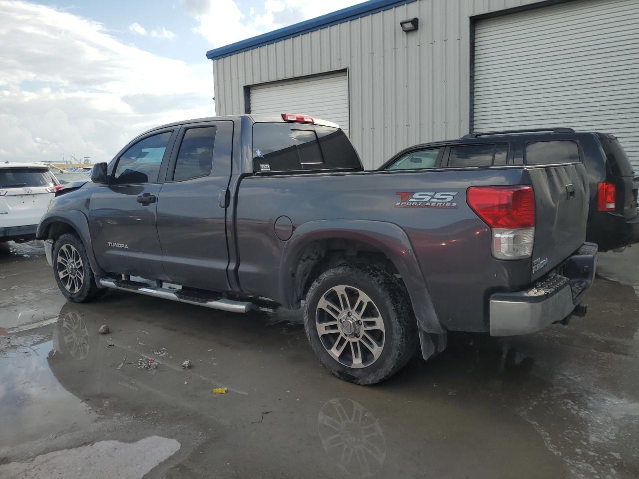2012 Toyota Tundra - Image 2