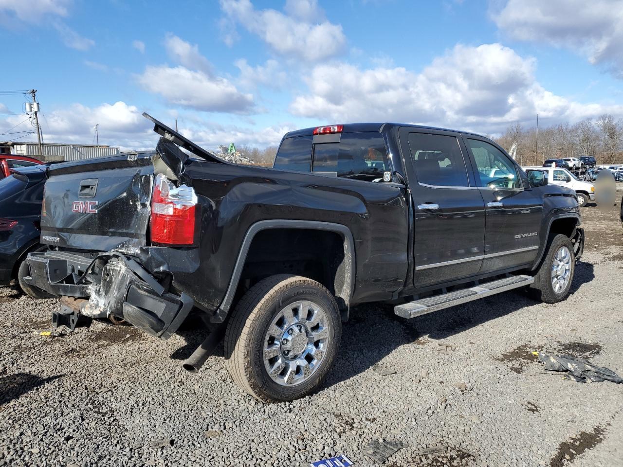2017 GMC Sierra - Image 3