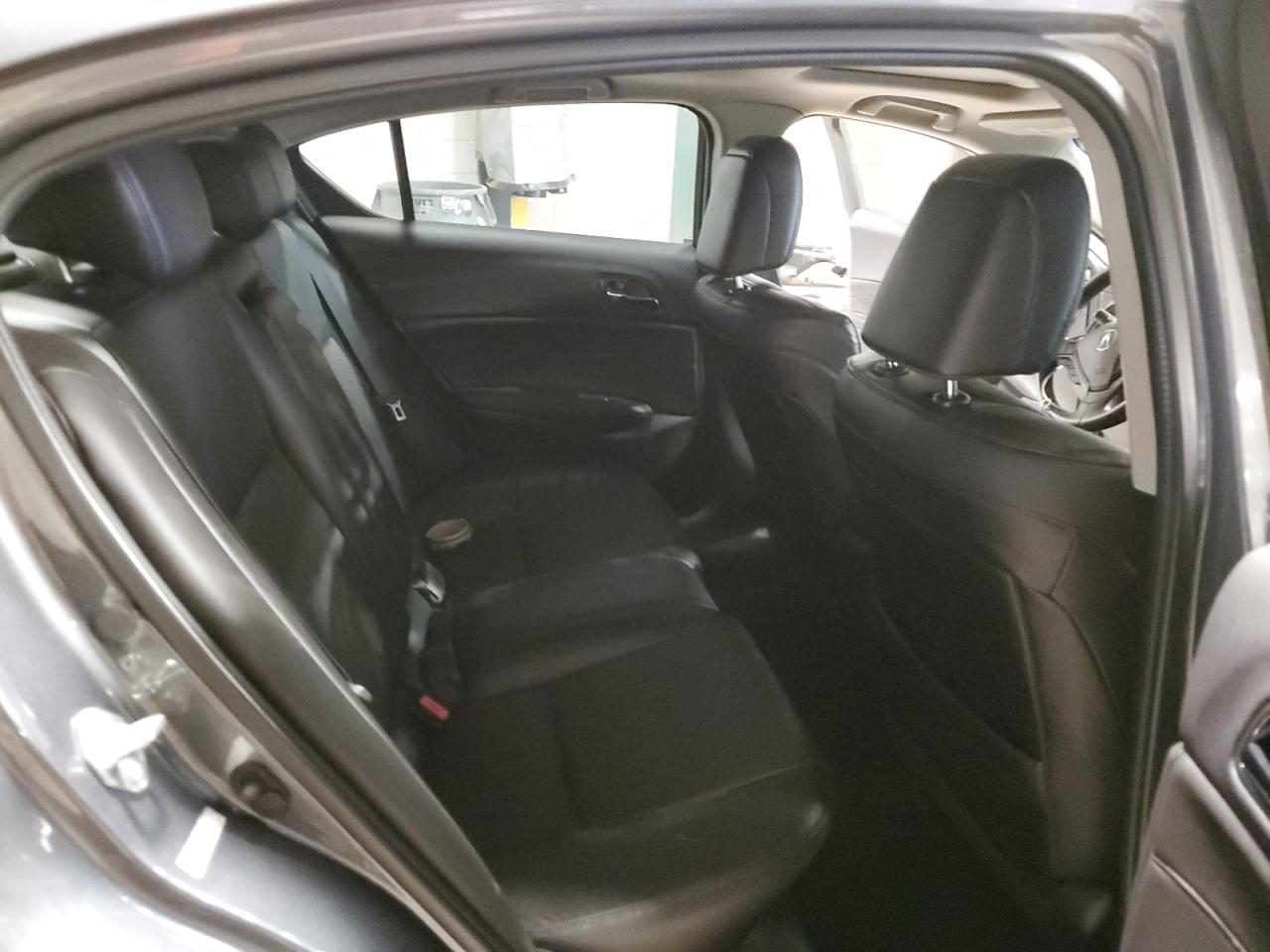 2014 Acura ILX - Image 10