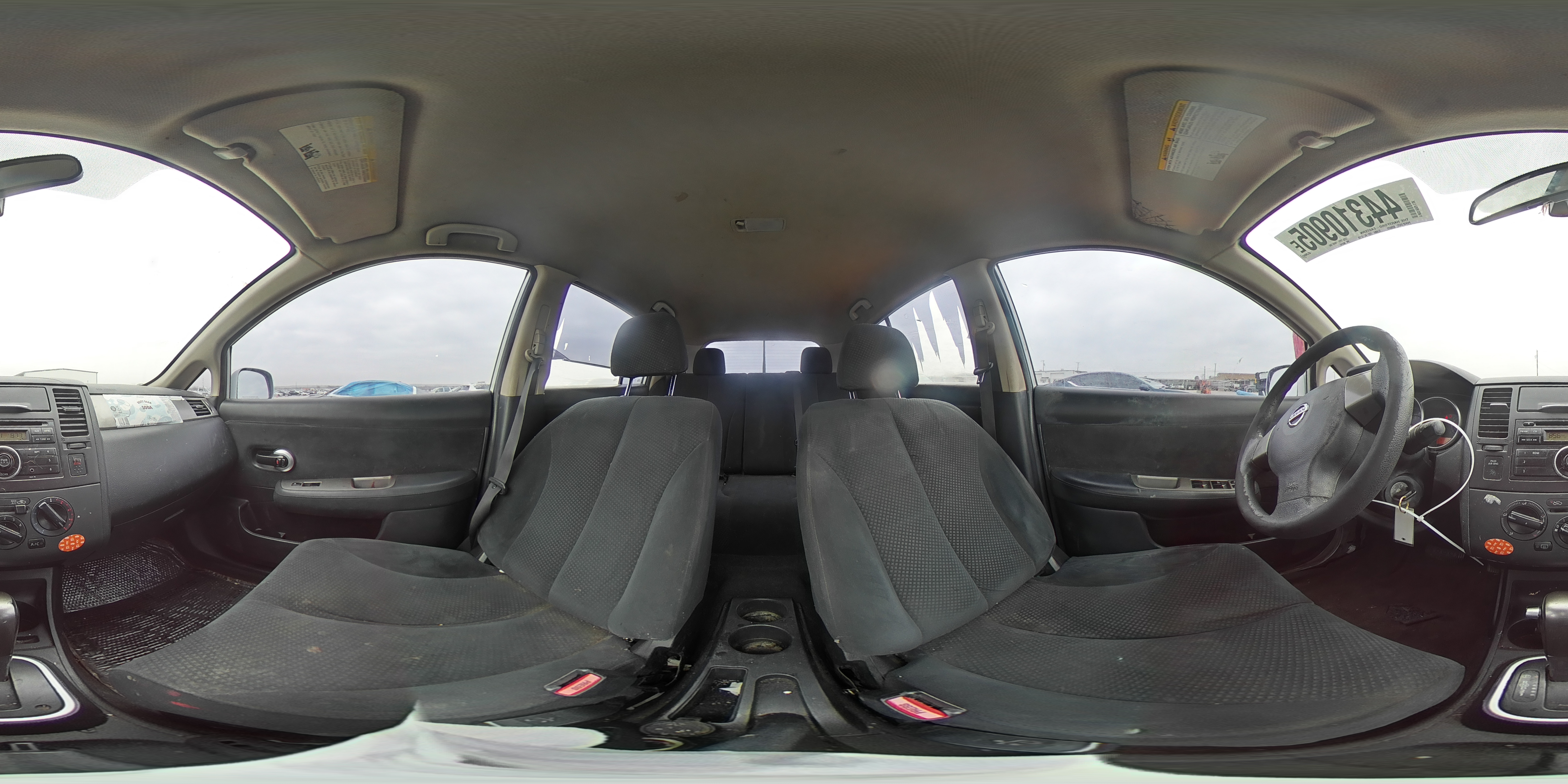 2011 Nissan Versa - Image 12