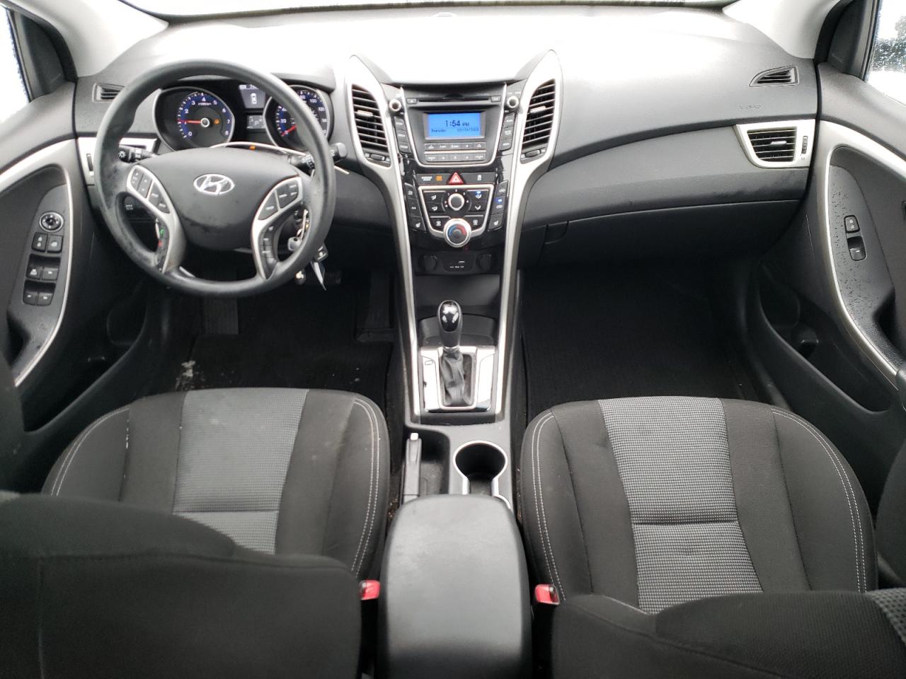 2016 Hyundai Elantra - Image 8