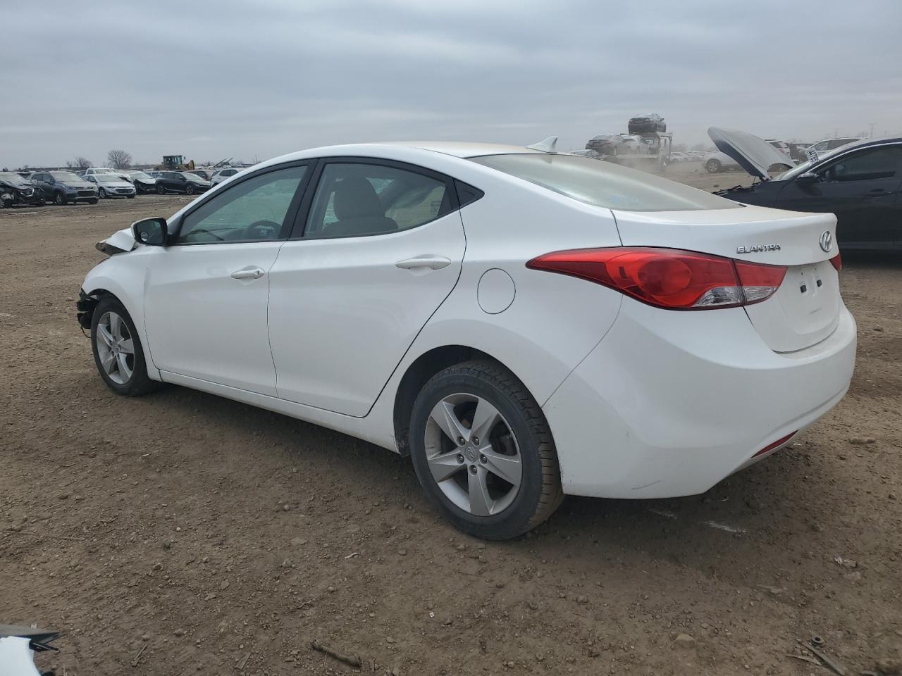2013 Hyundai Elantra - Image 2