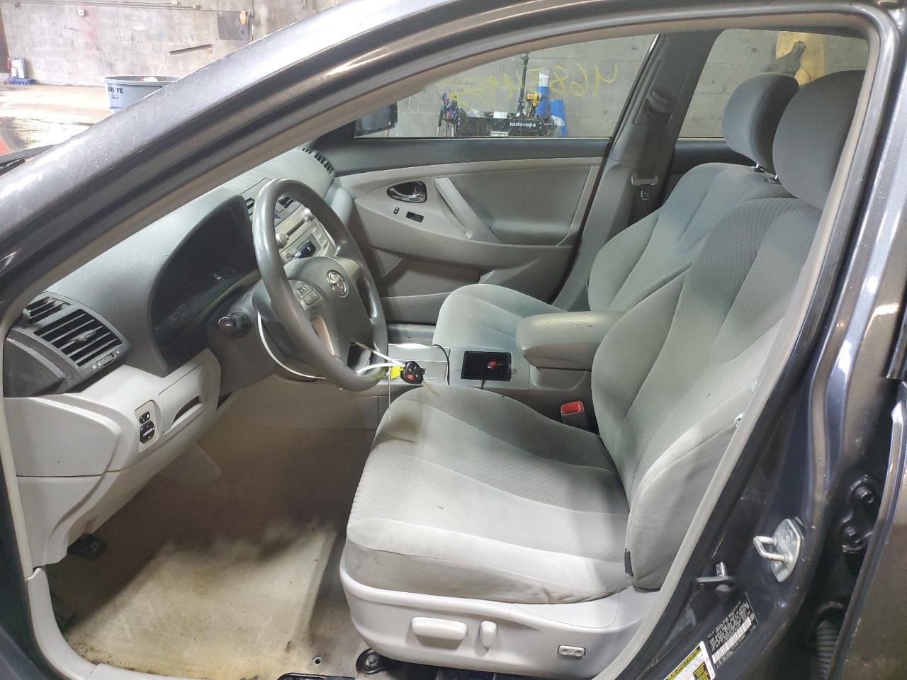 2009 Toyota Camry - Image 7