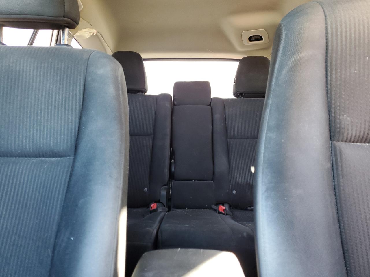 2015 Toyota RAV 4 - Image 10