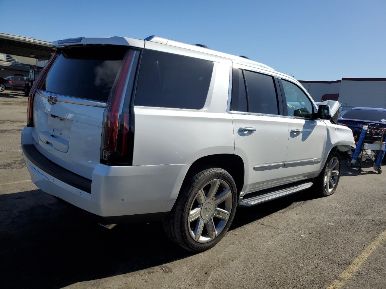 2018 Cadillac Escalade - Image 3