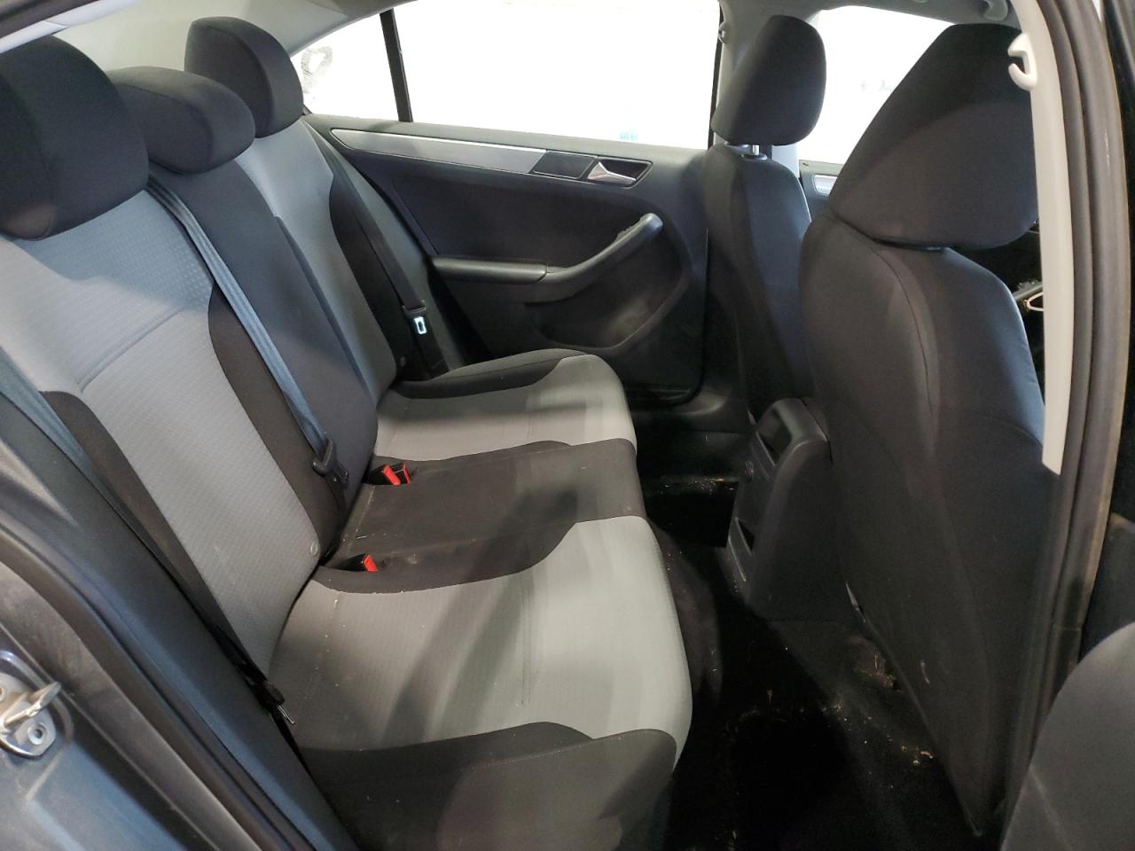 2017 Volkswagen Jetta - Image 10