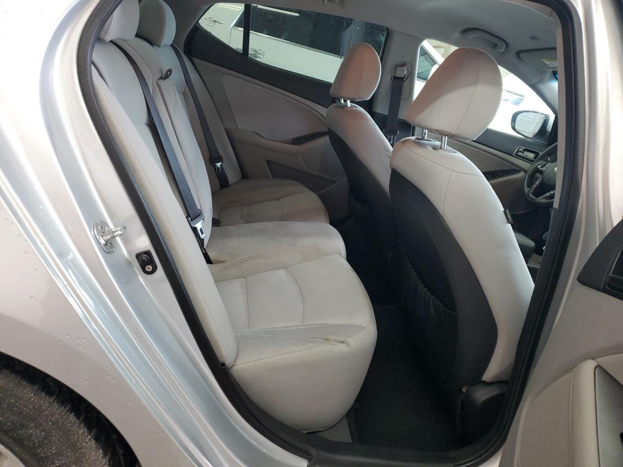 2013 Kia Optima - Image 10