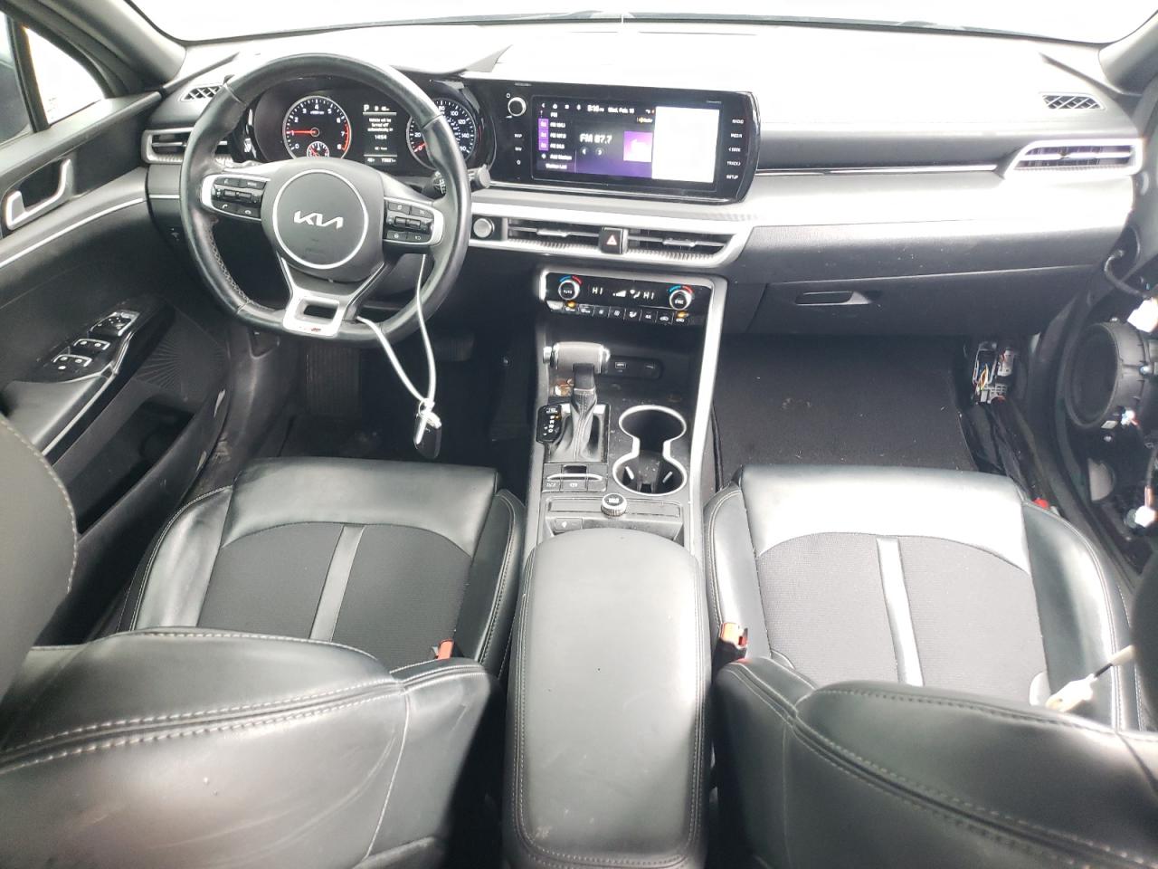 2022 Kia K5 - Image 8