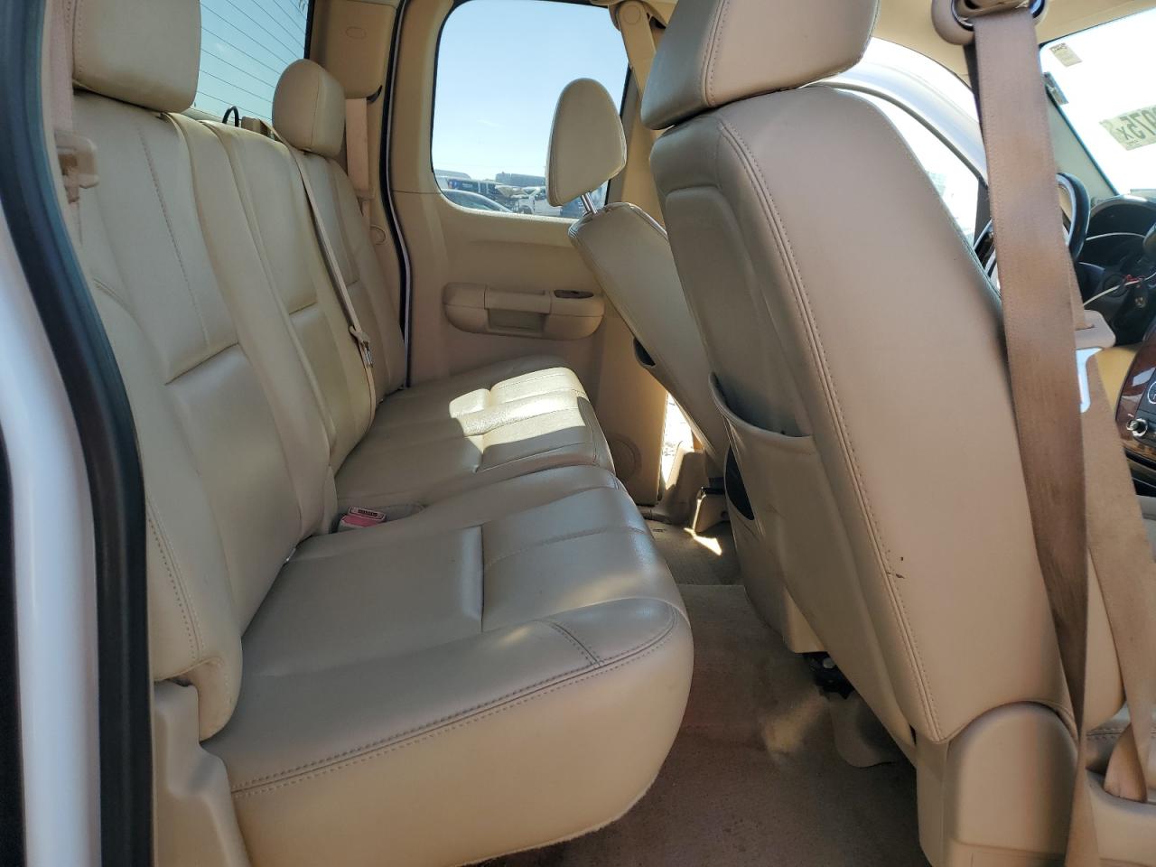 2007 Chevrolet Silverado - Image 10