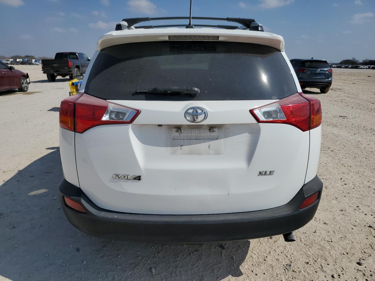 2015 Toyota RAV 4 - Image 6