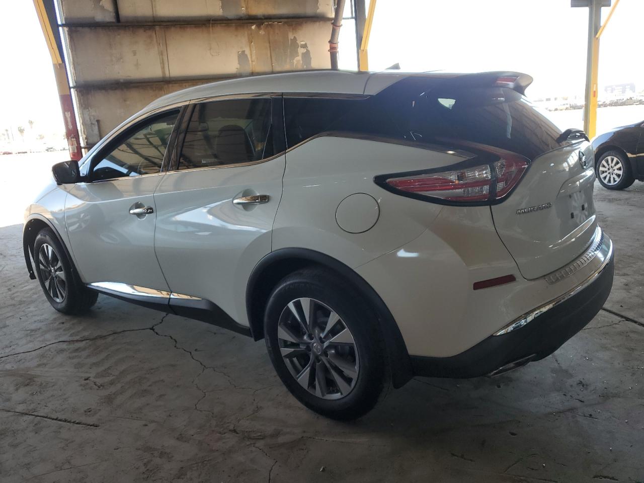 2015 Nissan Murano - Image 2