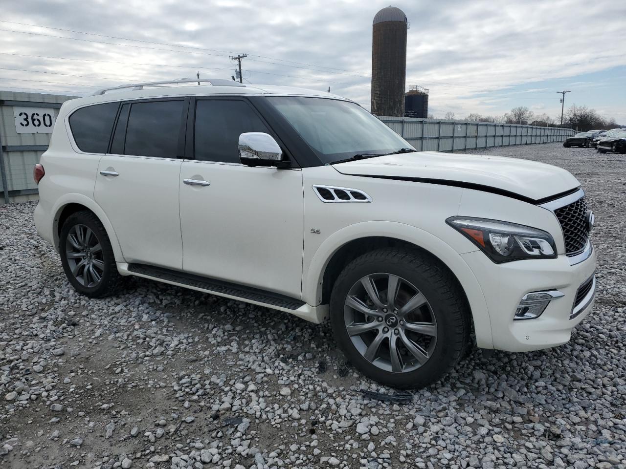 2017 Infiniti QX80 - Image 4