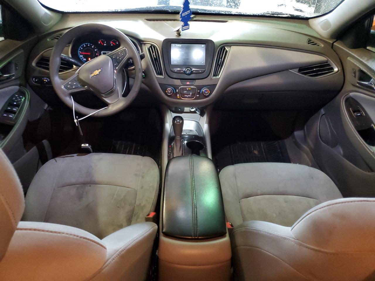 2017 Chevrolet Malibu - Image 8