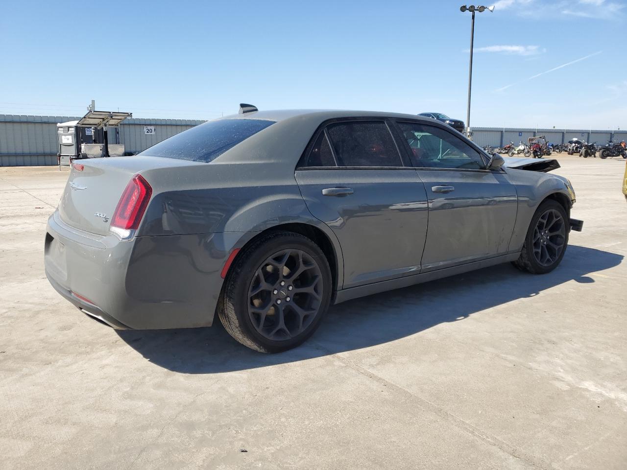 2019 Chrysler 300 - Image 3