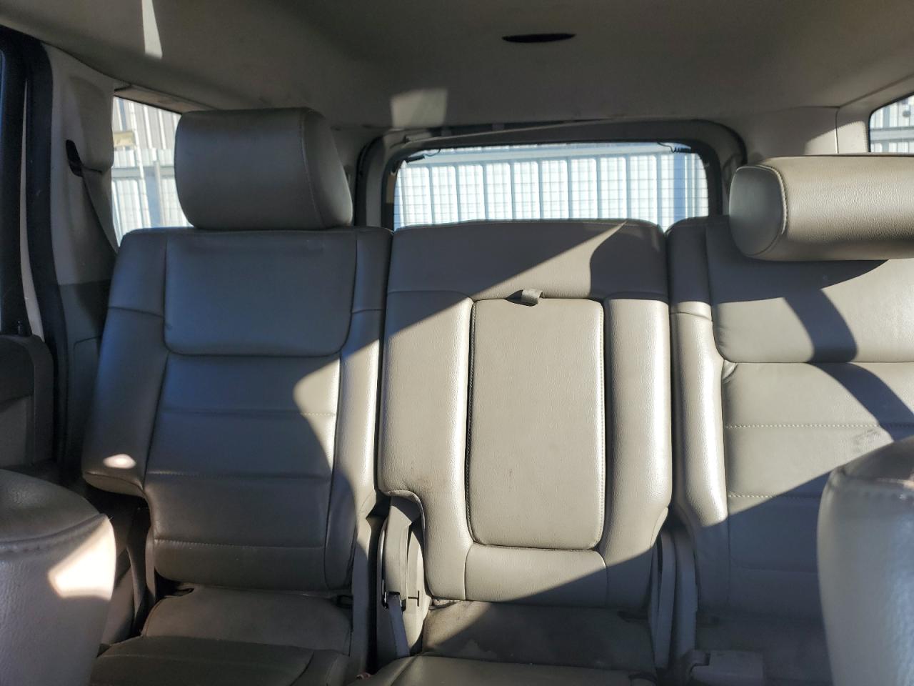2006 Jeep Commander - Image 10