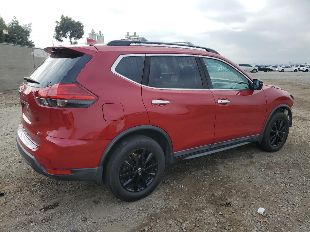 2017 Nissan Rogue - Image 3