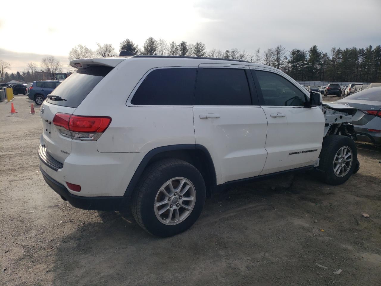 2018 Jeep Grand Cherokee - Image 3