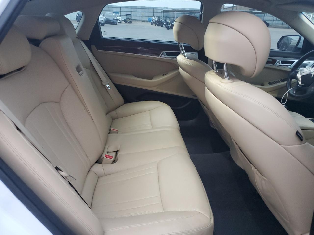 2018 Genesis G80 - Image 10