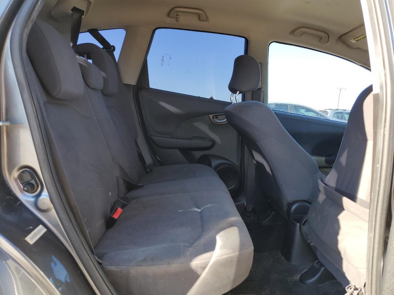 2013 Honda Fit - Image 10