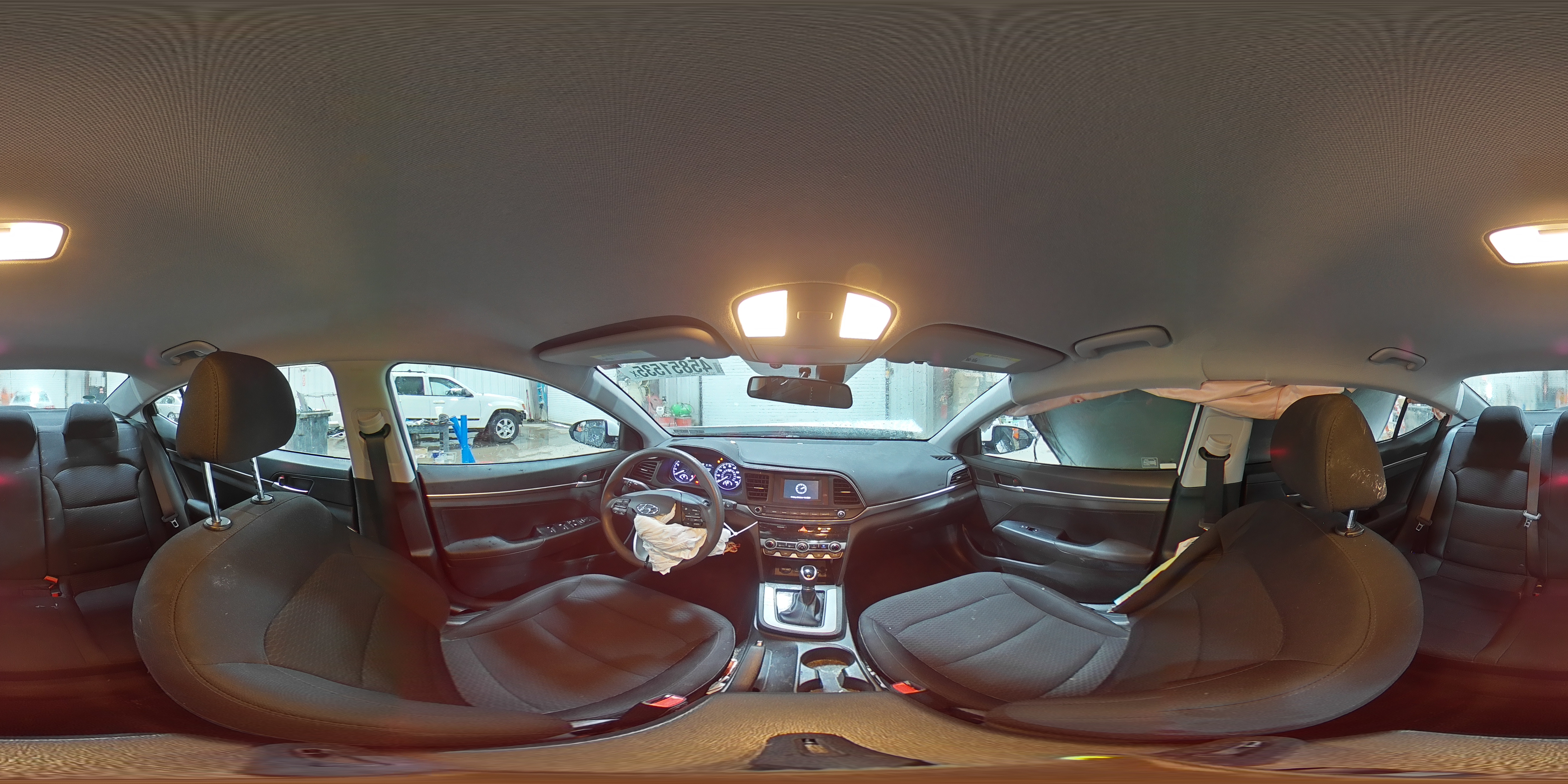 2020 Hyundai Elantra - Image 12