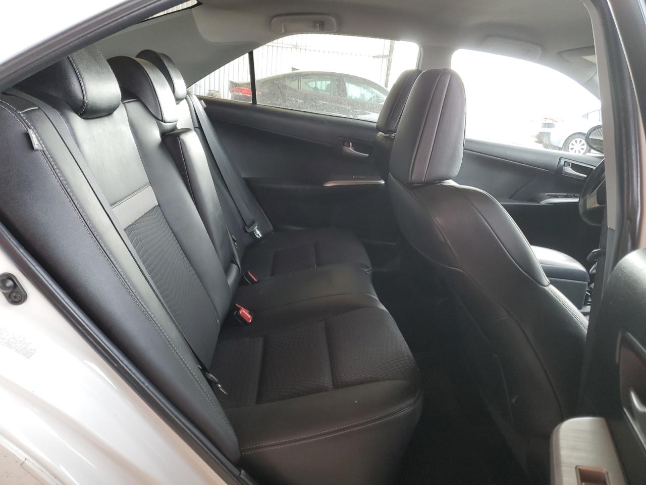 2013 Toyota Camry - Image 10