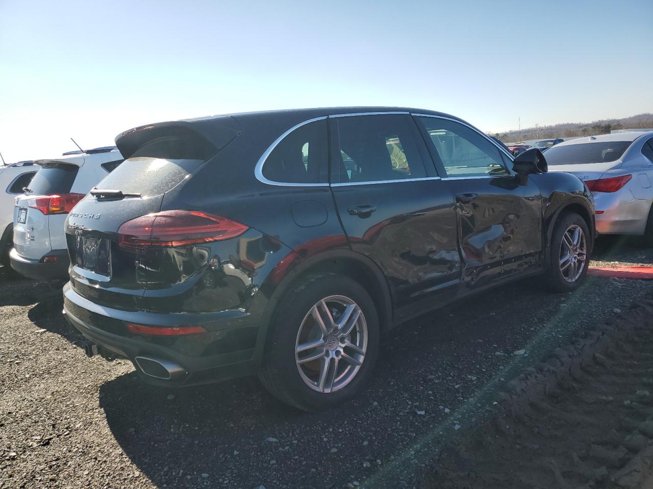 2015 Porsche Cayenne - Image 3