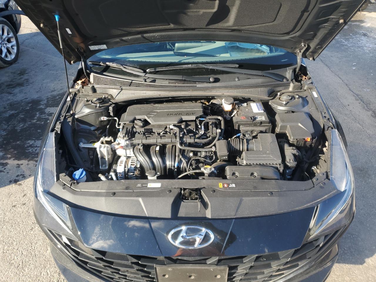 2023 Hyundai Elantra - Image 11