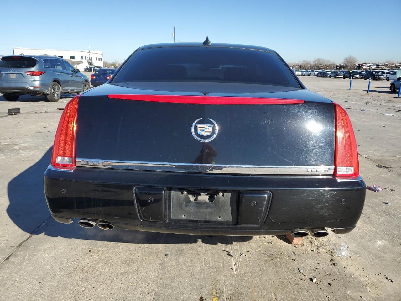 2011 Cadillac DTS - Image 6