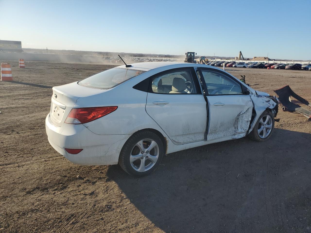 2013 Hyundai Accent - Image 3