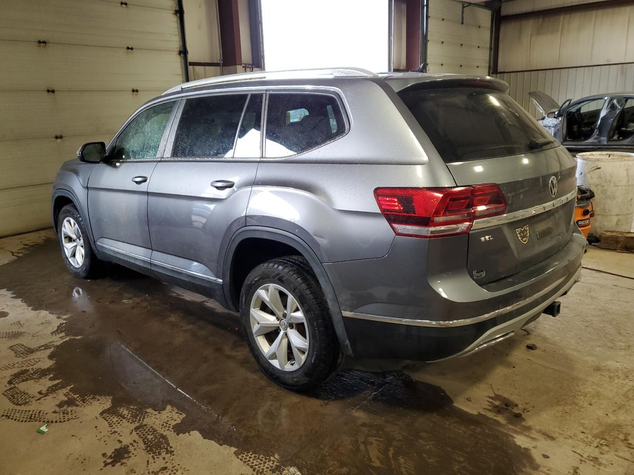 2018 Volkswagen Atlas - Image 2