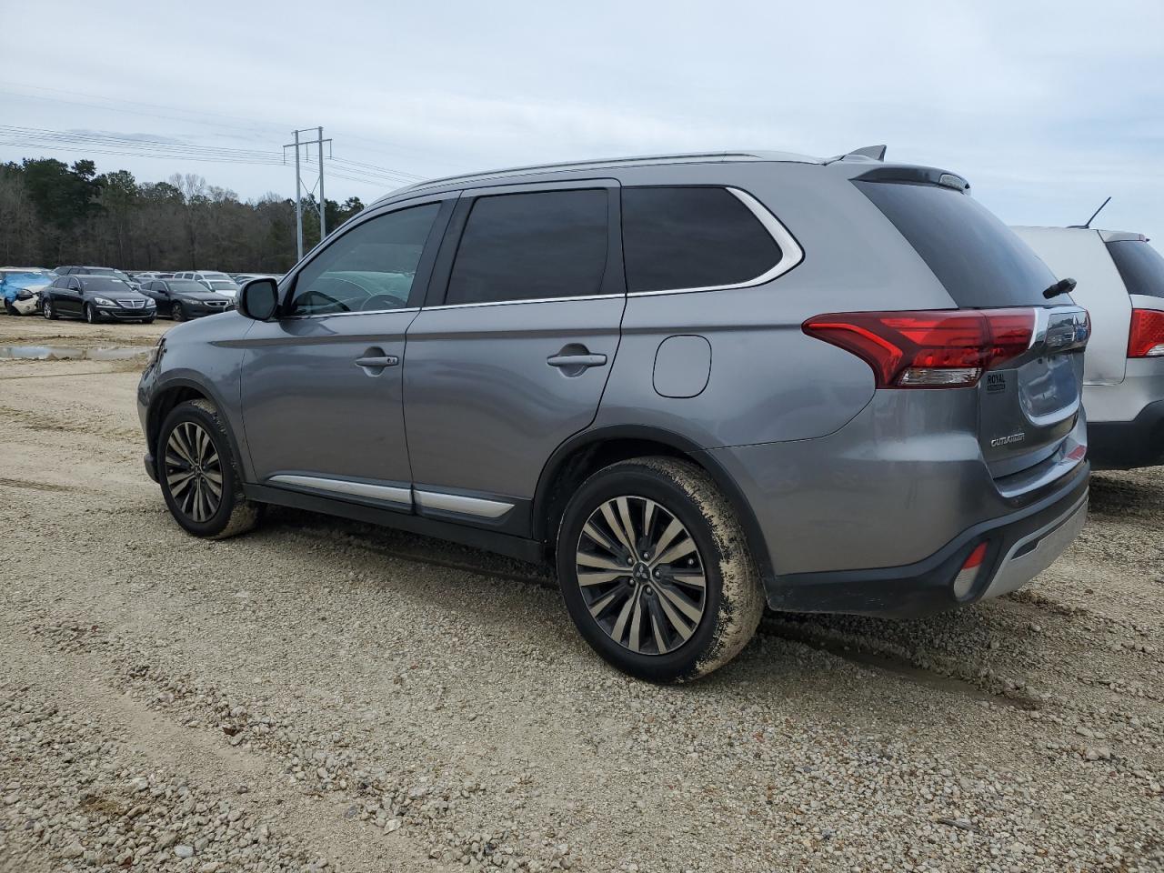 2020 Mitsubishi Outlander - Image 2