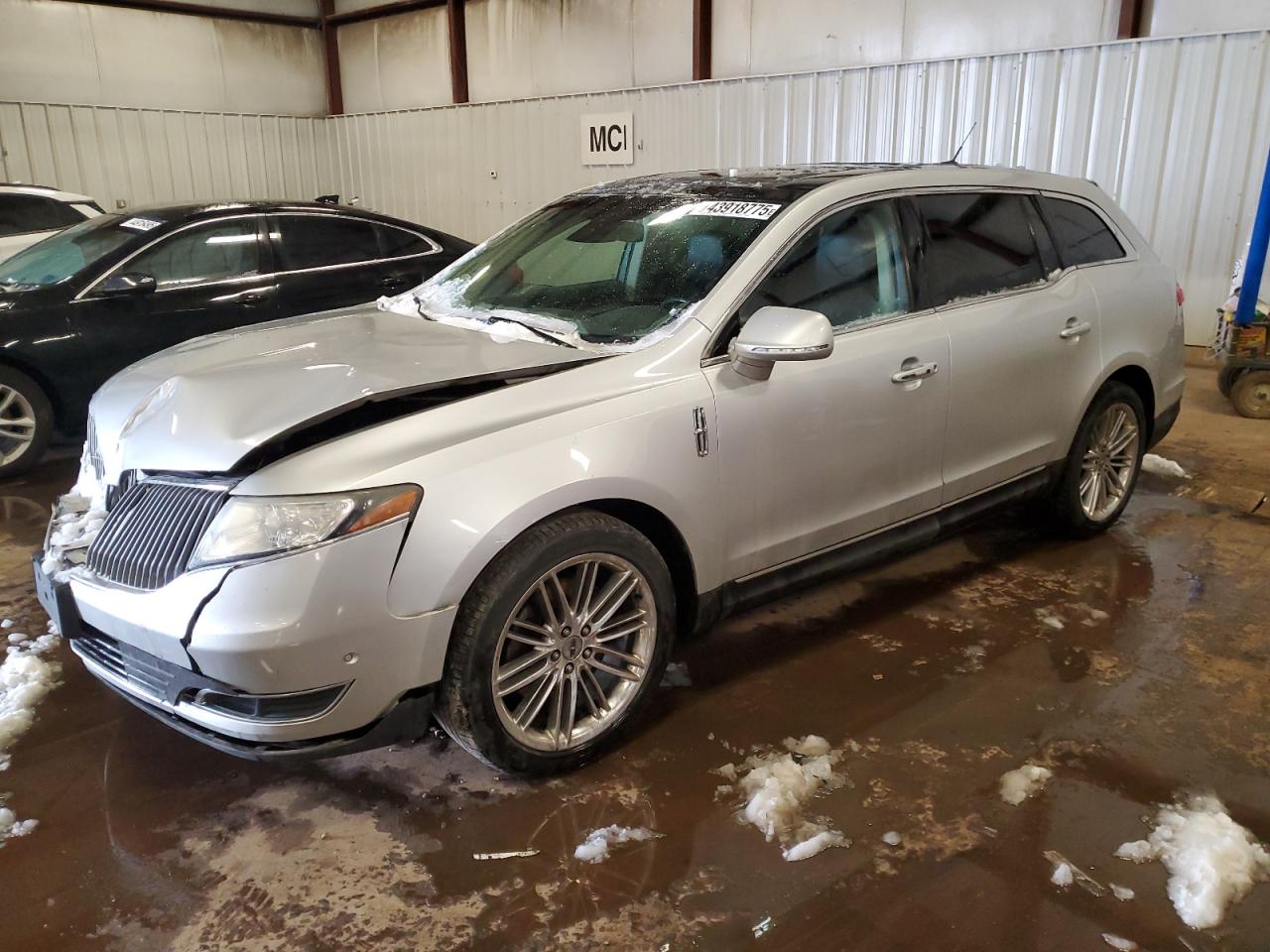 2013 Lincoln MKT - Image 1