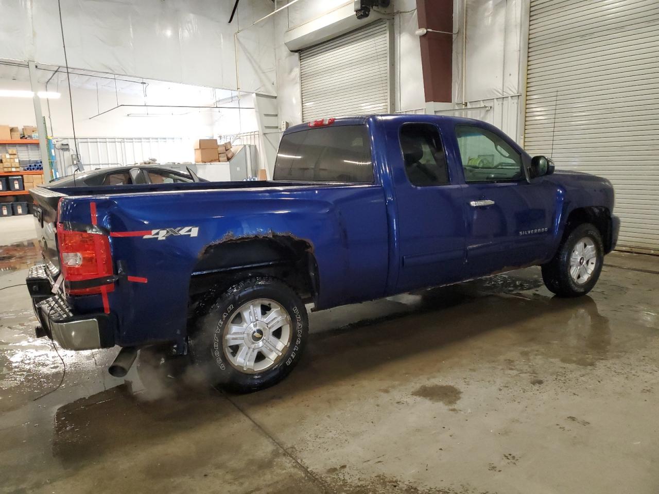 2010 Chevrolet Silverado - Image 3