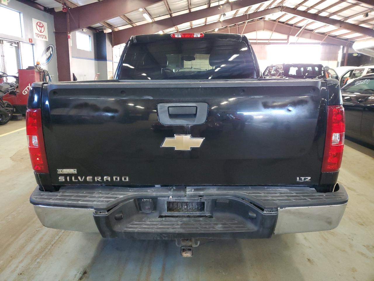 2011 Chevrolet Silverado - Image 6