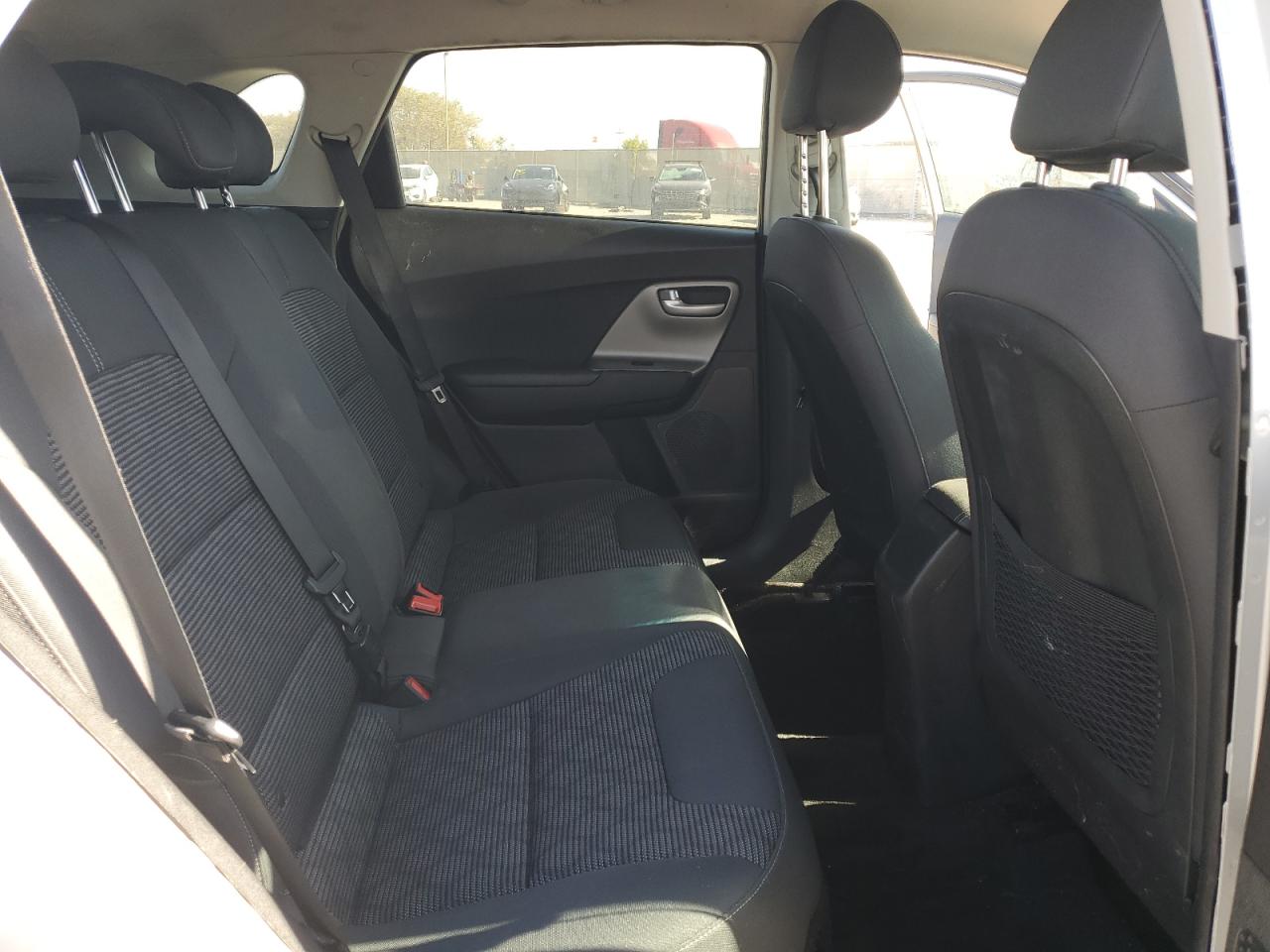 2020 Kia Niro - Image 11
