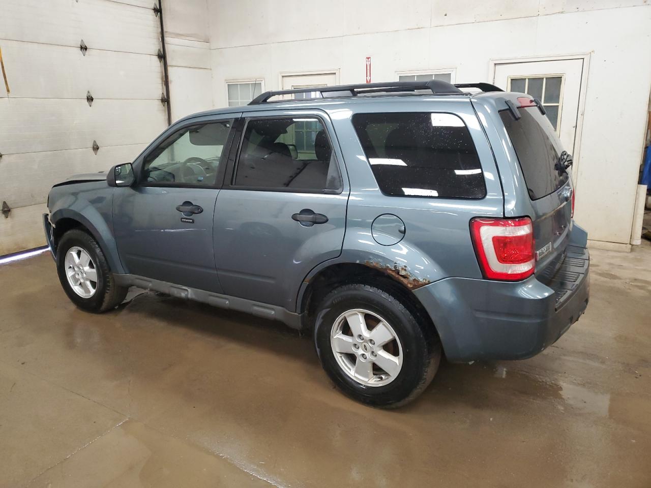 2010 Ford Escape - Image 2