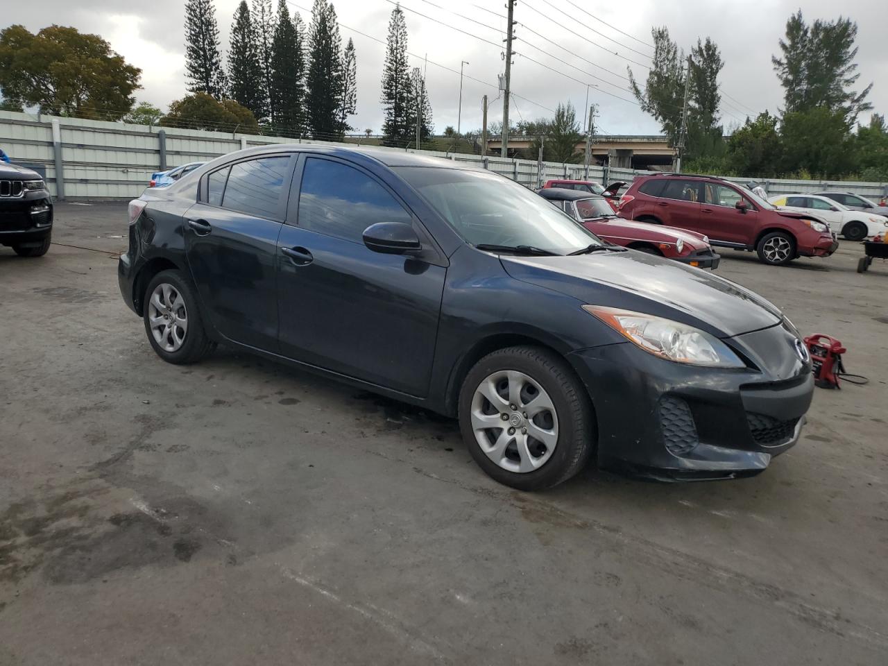 2013 Mazda 3 - Image 4
