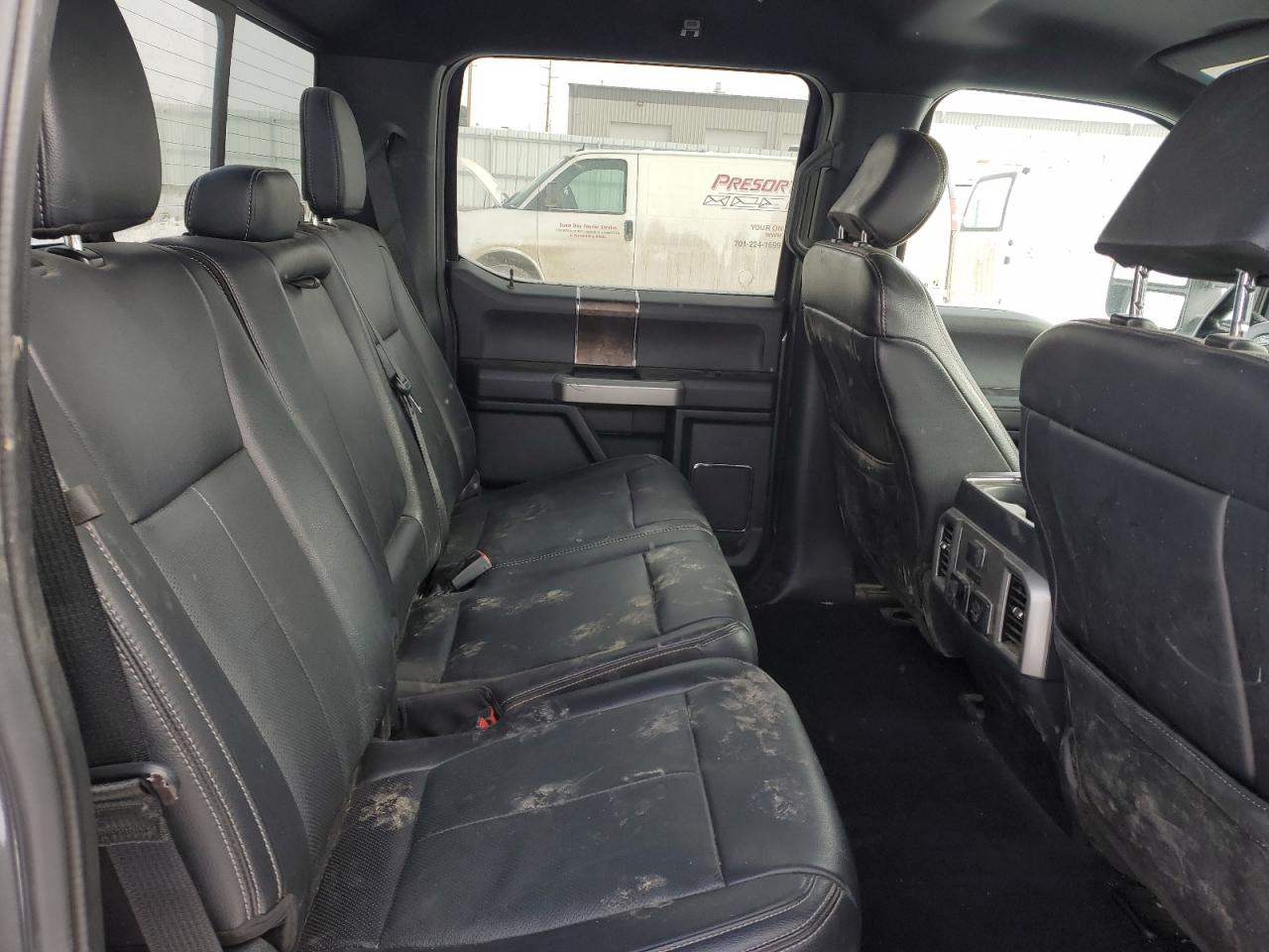 2022 Ford F350 - Image 11