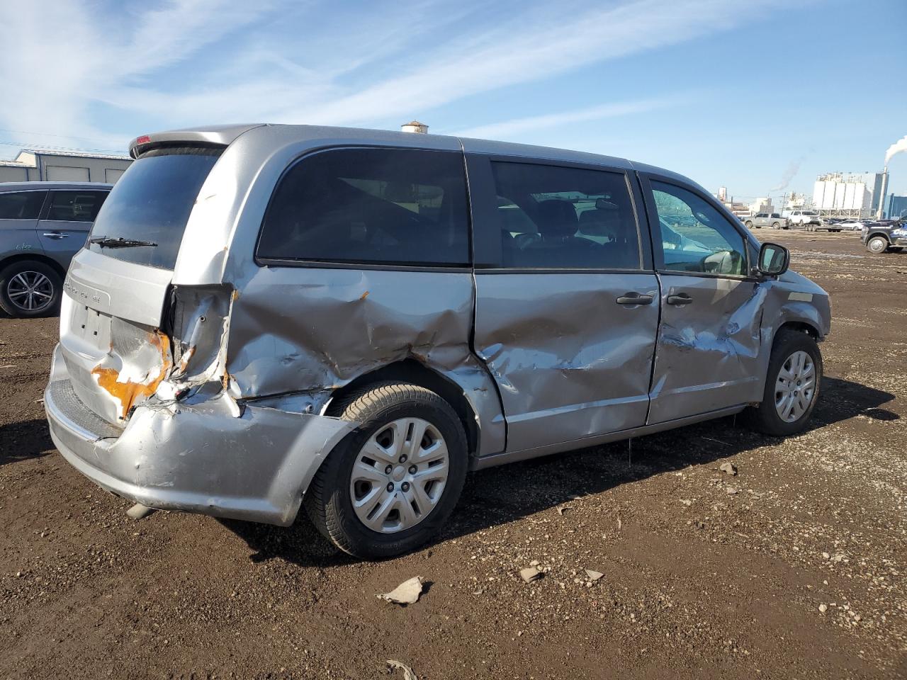 2019 Dodge Caravan - Image 3