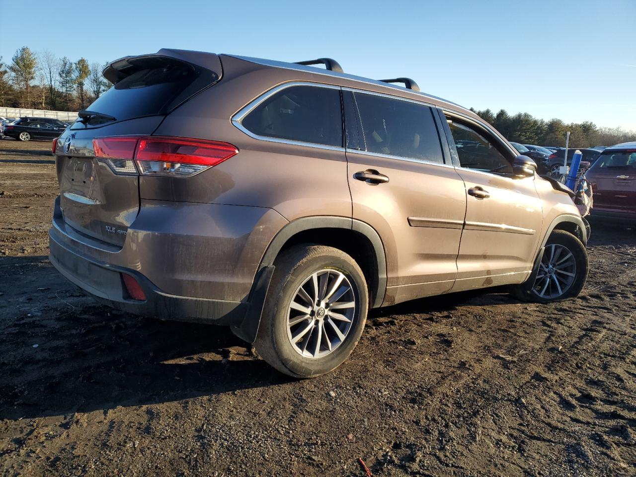 2018 Toyota Highlander - Image 3