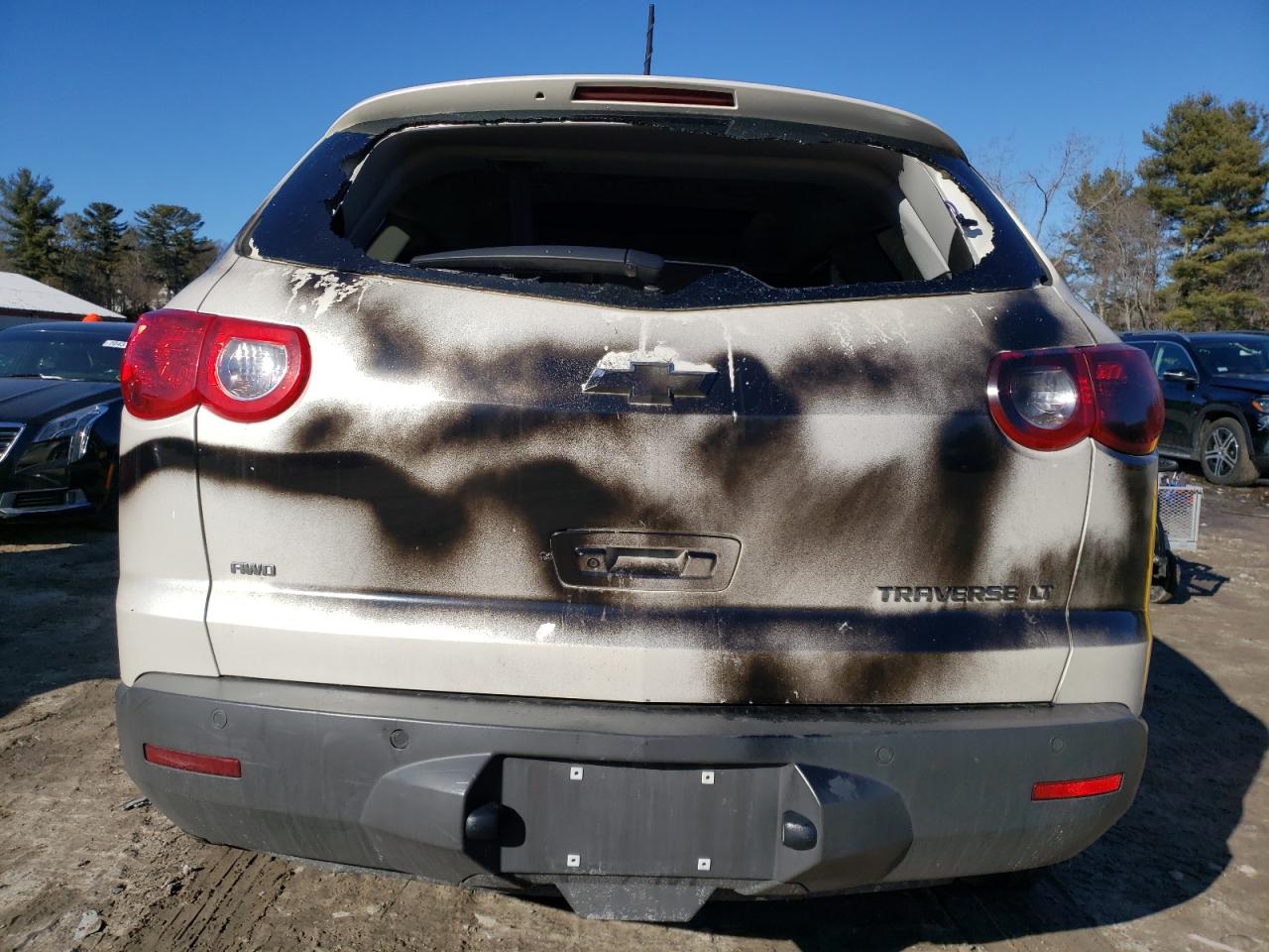 2011 Chevrolet Traverse - Image 6
