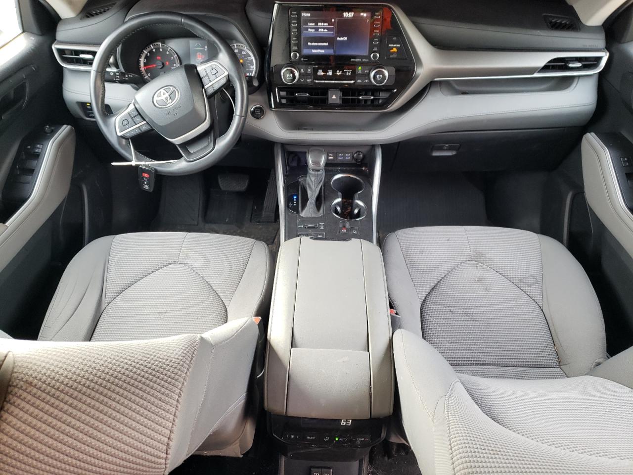 2022 Toyota Highlander - Image 8