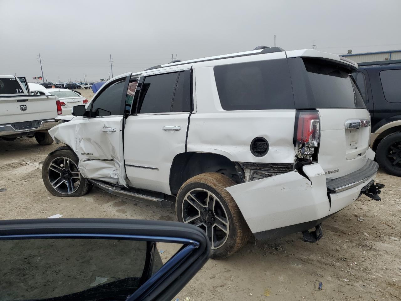 2018 GMC Yukon - Image 2