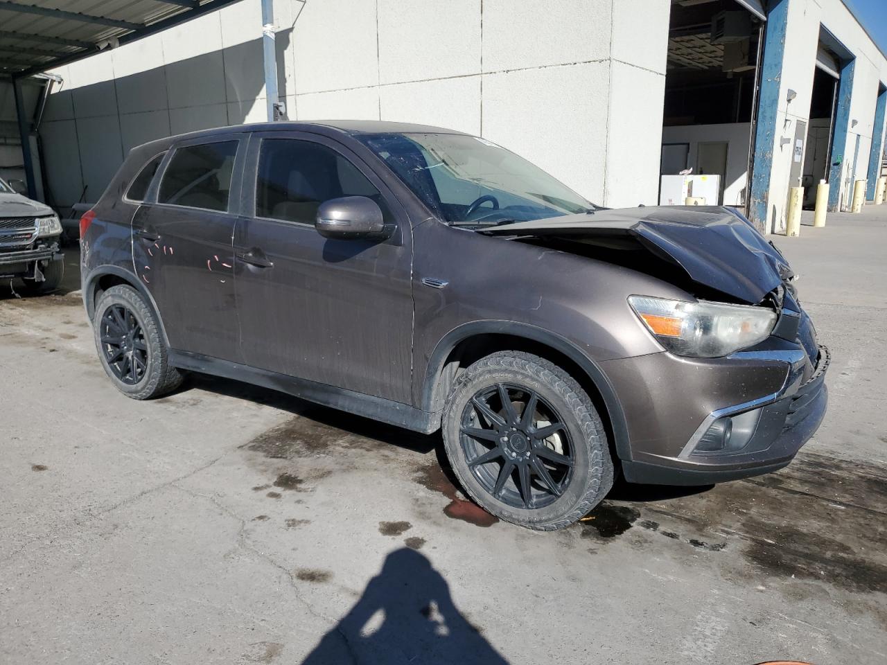 2017 Mitsubishi Outlander - Image 4