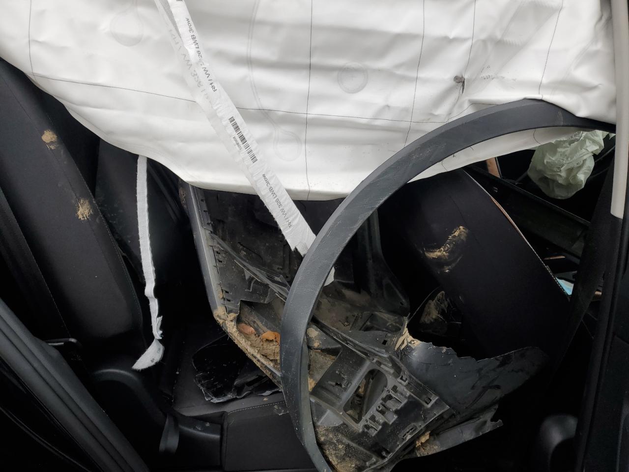 2020 Volkswagen Tiguan - Image 11