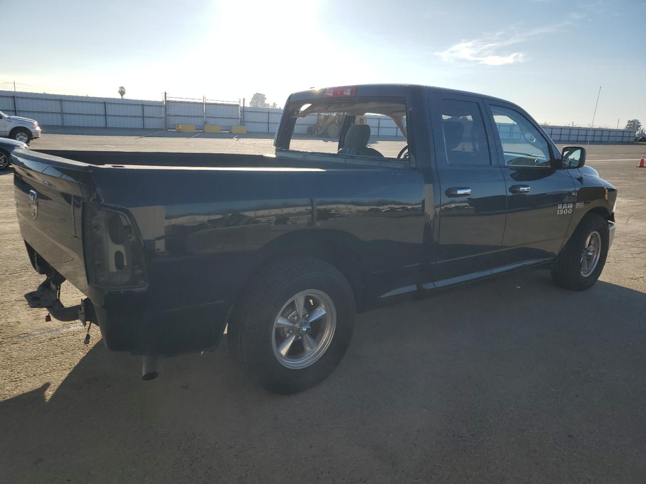 2017 RAM 1500 - Image 3